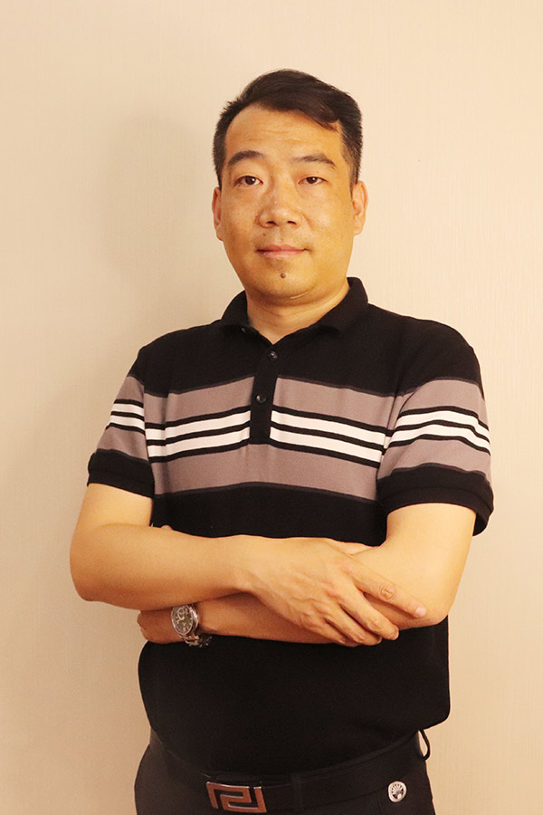 绥德冯少坤 本科学历,毕业于陕西师范大学