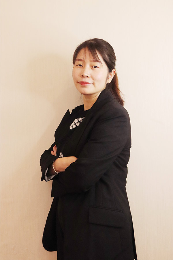 绥德吕瑶 本科学历,毕业于陕西师范大学