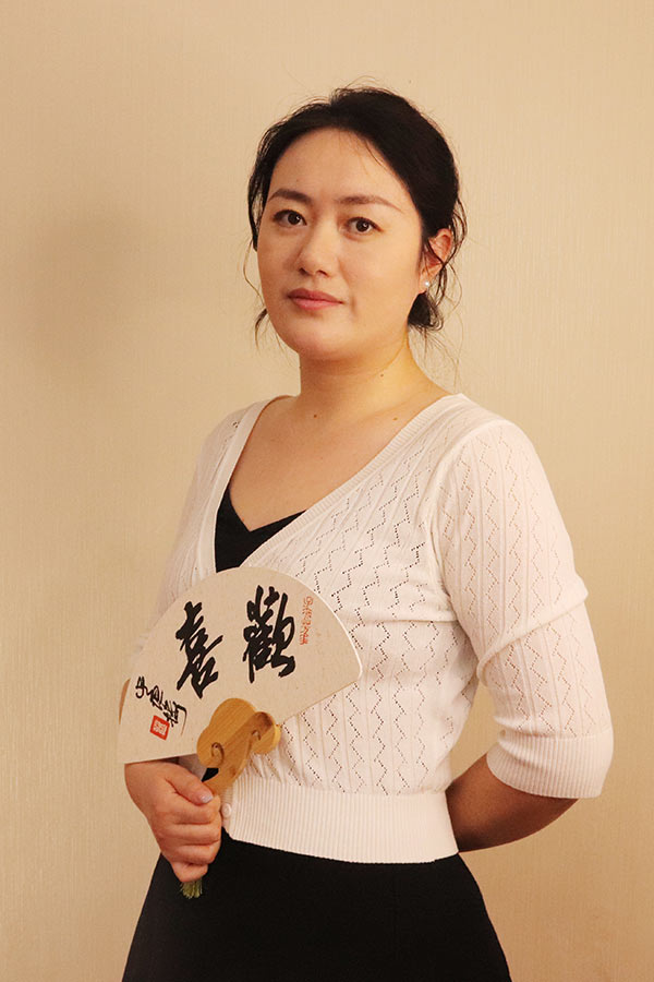 绥德石亚利 研究生学历,毕业于陕西师范大学